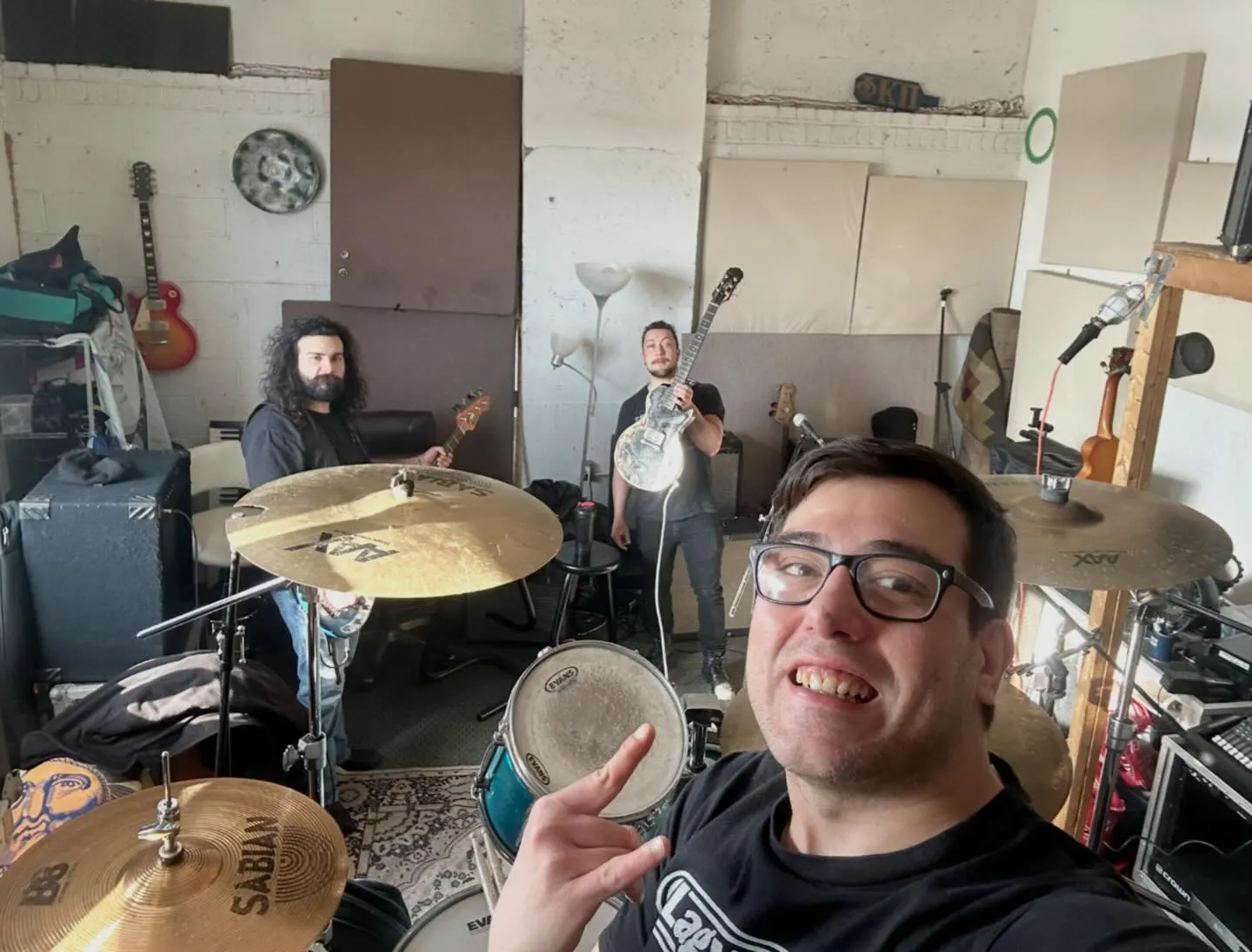 Band preparing in a Marsonic studio room